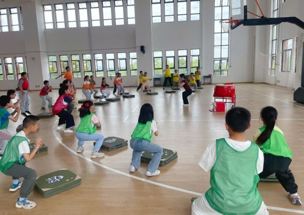 名师引领研体育课题赋能促成长——铜陵市张欣悦名师工作室课题展示活动顺利举办(图2)