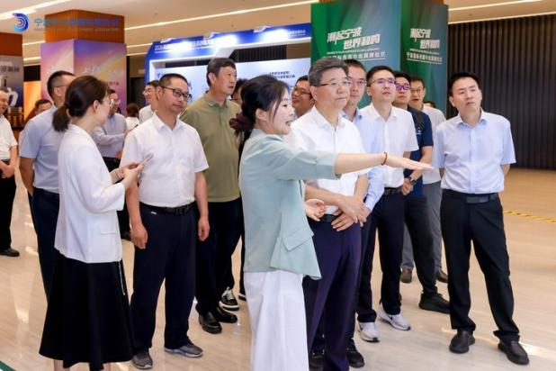 参观交流