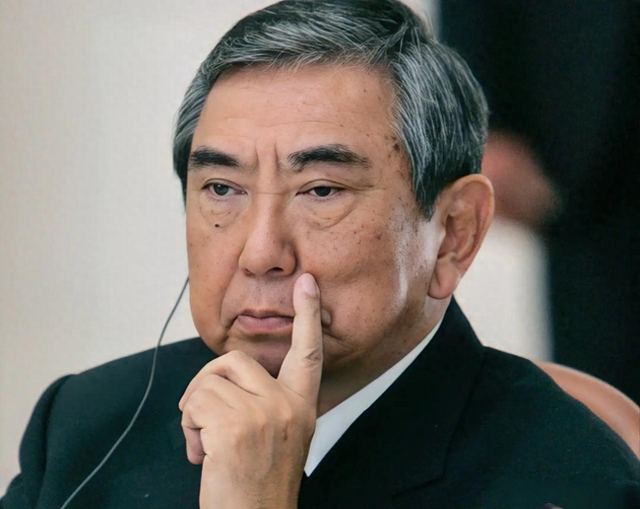 高市早苗刚少了一块绊脚石,又想出一条毒计,要让中国腹背受敌?