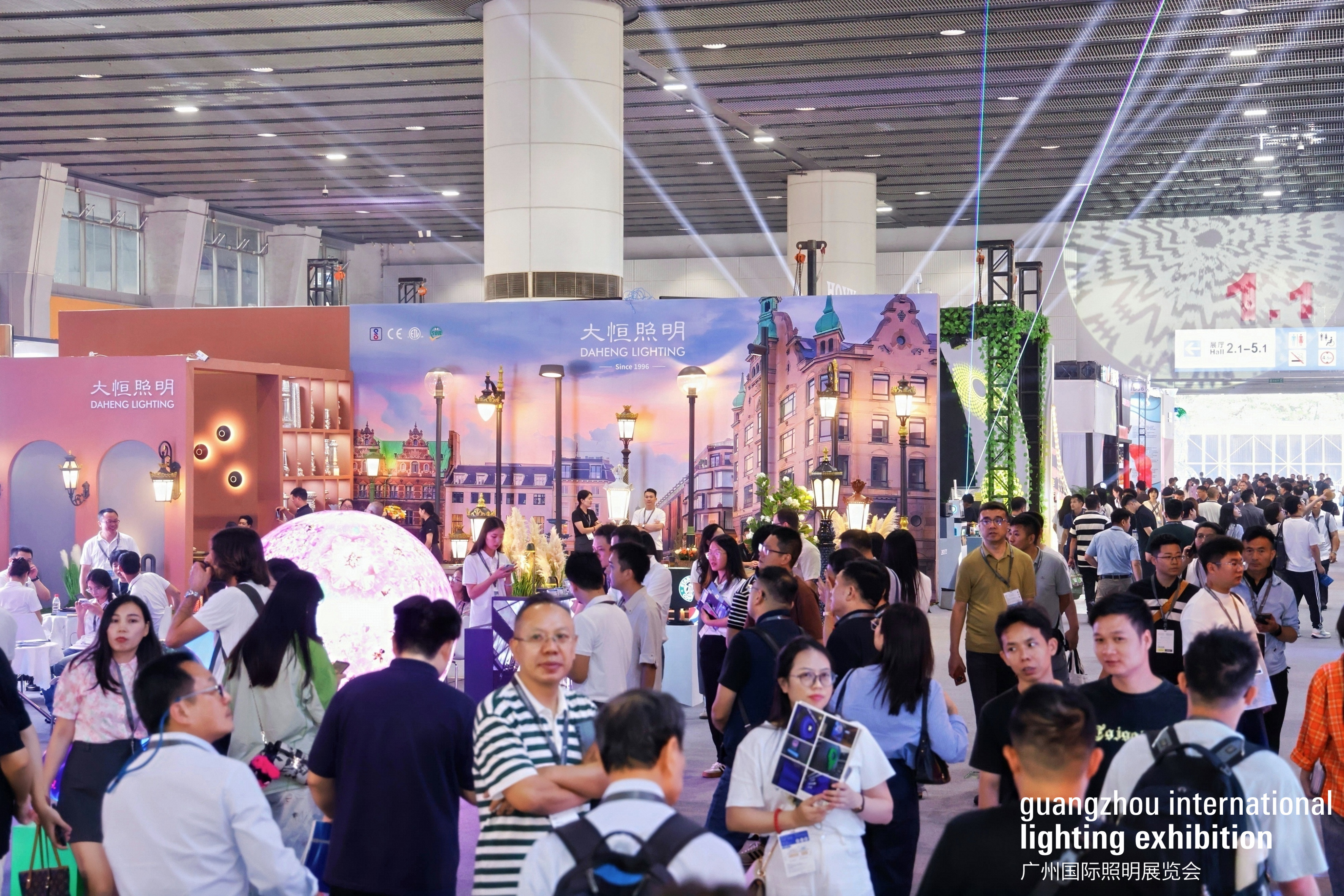 图：广州国际照明展览会（GILE）现场