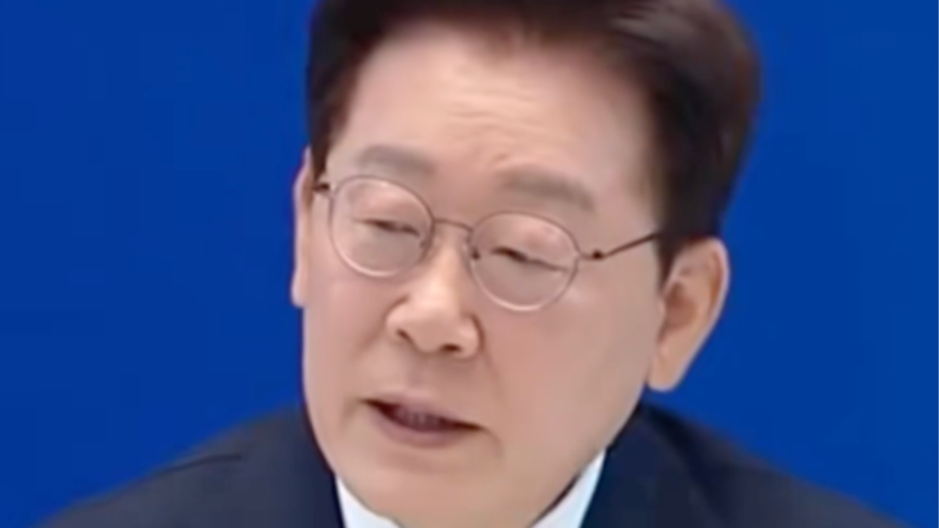 李在明发文批评聚餐强迫饮酒是职场霸凌，要求彻查去年女消防员死亡事件
