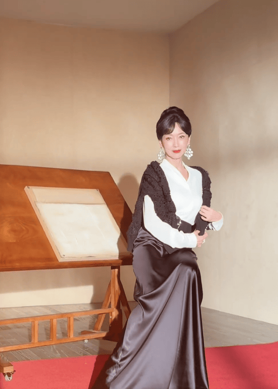 赵雅芝五官精致，美貌养眼。