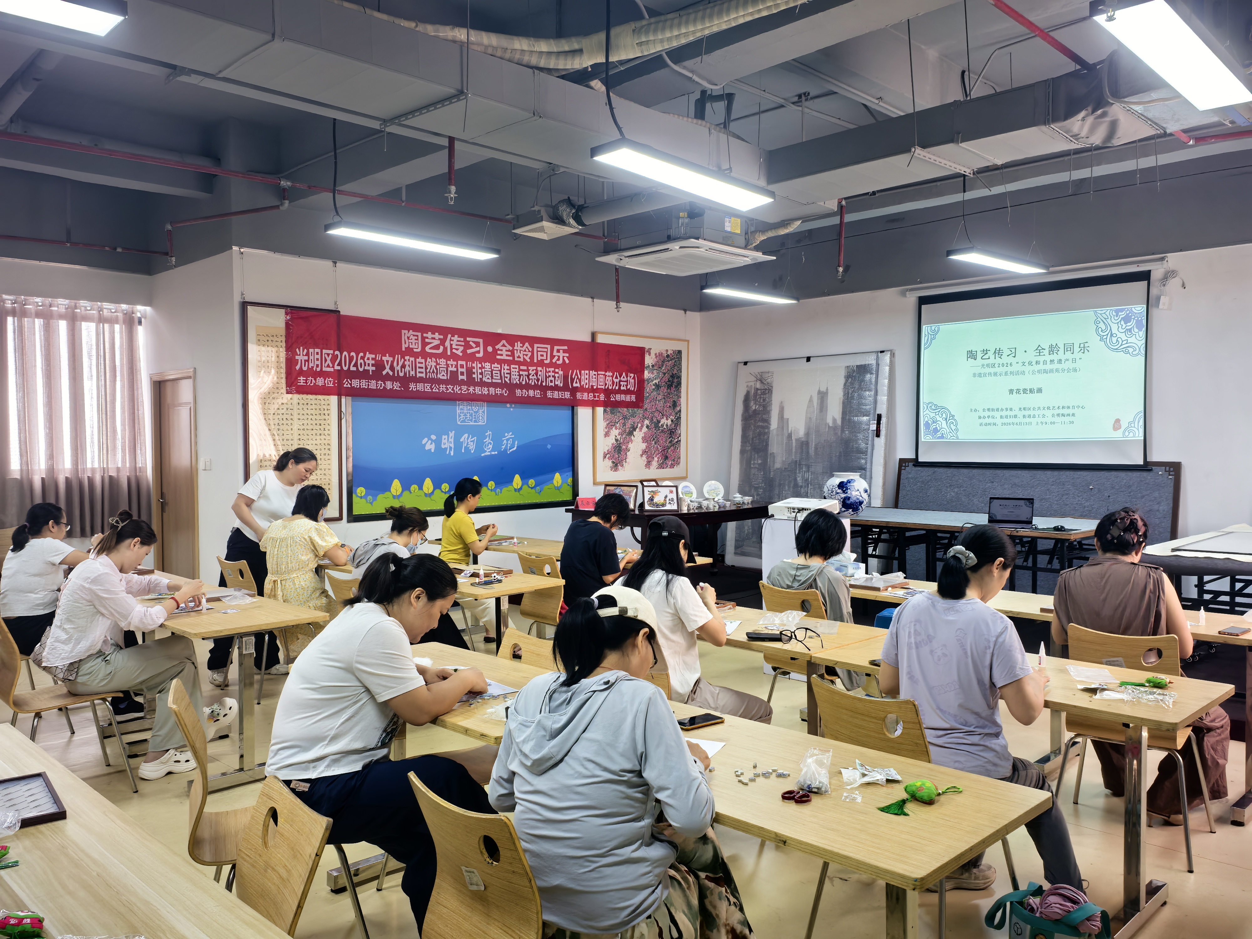非遗工坊联动传艺 多元共享美好生活 文化和自然遗产日跟着文化馆学非遗