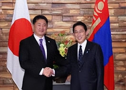 王毅外长拿出20年前商定，奏效从蒙古手中，取得4个要津高兴