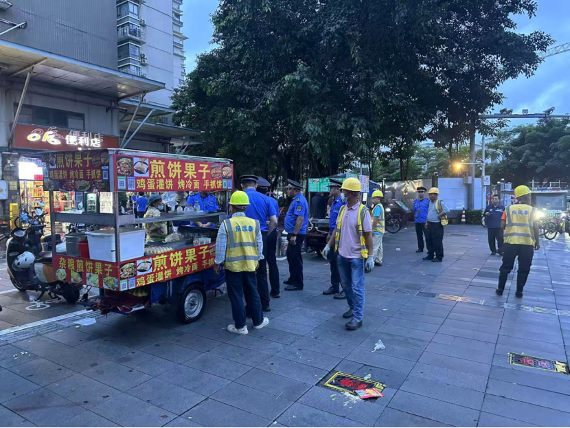 整治占道乱象 西乡街道聚力守护市容秩序