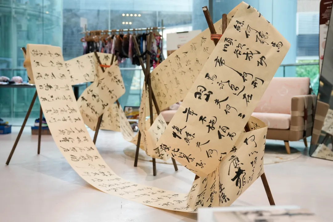 “山水有相逢——唐平艺术展”开幕，一场发生在香港社区里的可持续人文盛会