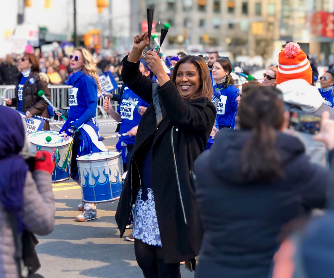 签发传票的是纽约州总检察长Letitia James,她牵头的多州联盟,把「模型谄媚」也列进了取证清单。