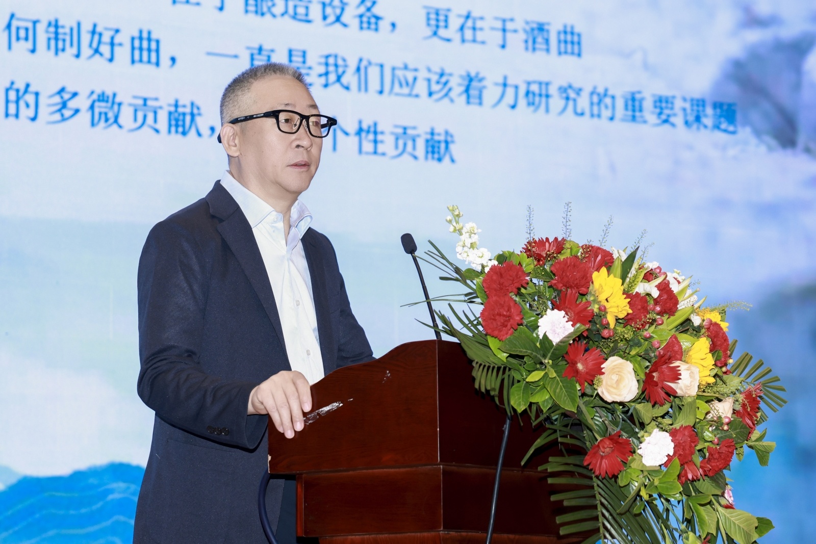 中国白酒的”芯片”战争：酒曲科技如何重塑千亿产业