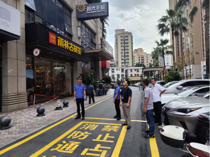 闻“汛”而动筑防线 西乡街道综合行政执法队全力守护辖区平安