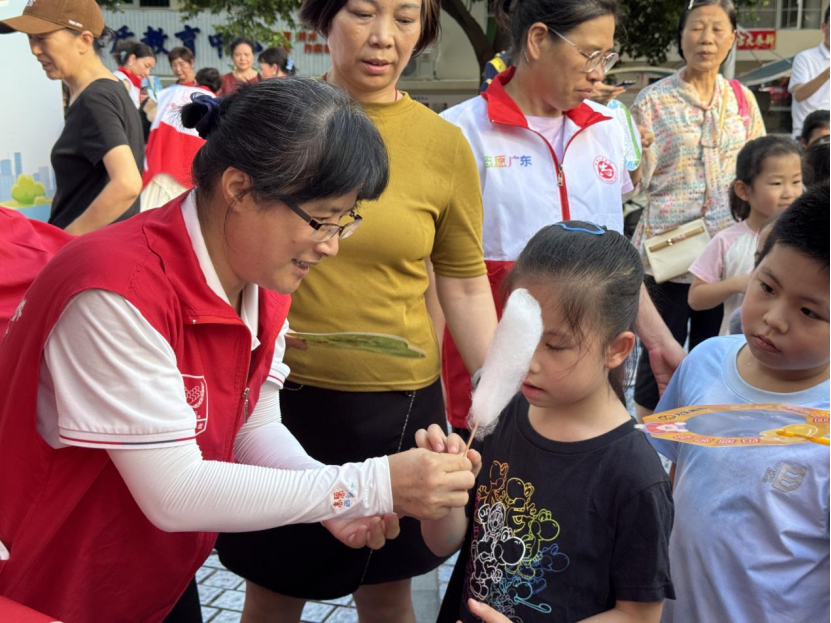 庄边社区“志愿便民街”开张:十项公益服务送到家门口,打造“邻里互助”新模式