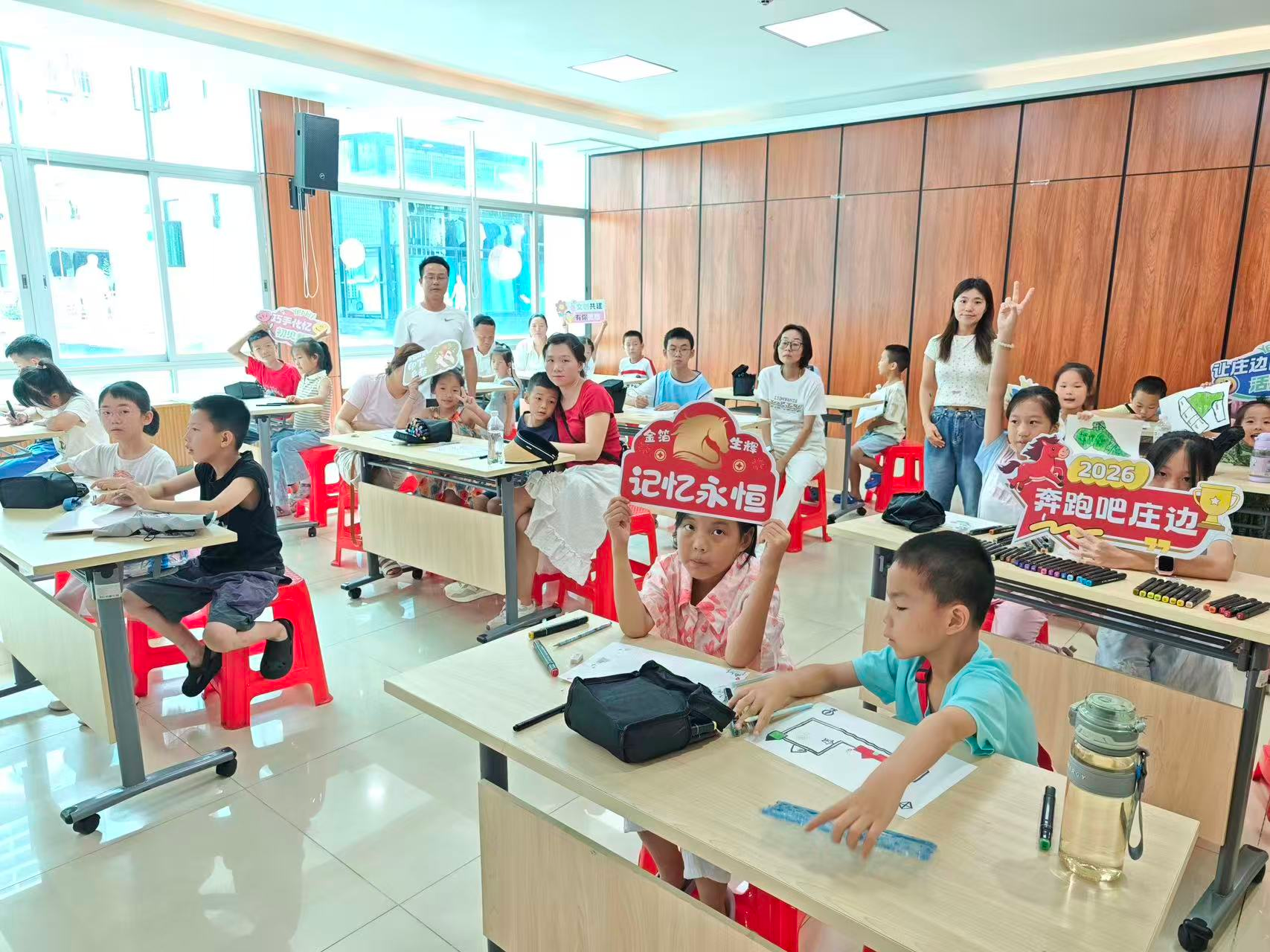循迹庄边,好物寄情:当骏马地图变成文创好礼,居民直呼“太有心了”