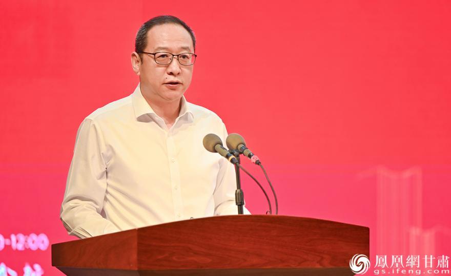 中国银行甘肃省分行行长周建军表示,银校同心必能为陇原大地贡献更大力量。
