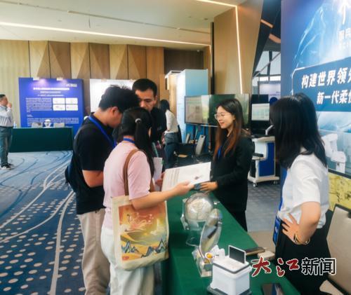 来自全国的脑机接口企业在南昌展示技术 信息日报全媒体记者左阳天摄