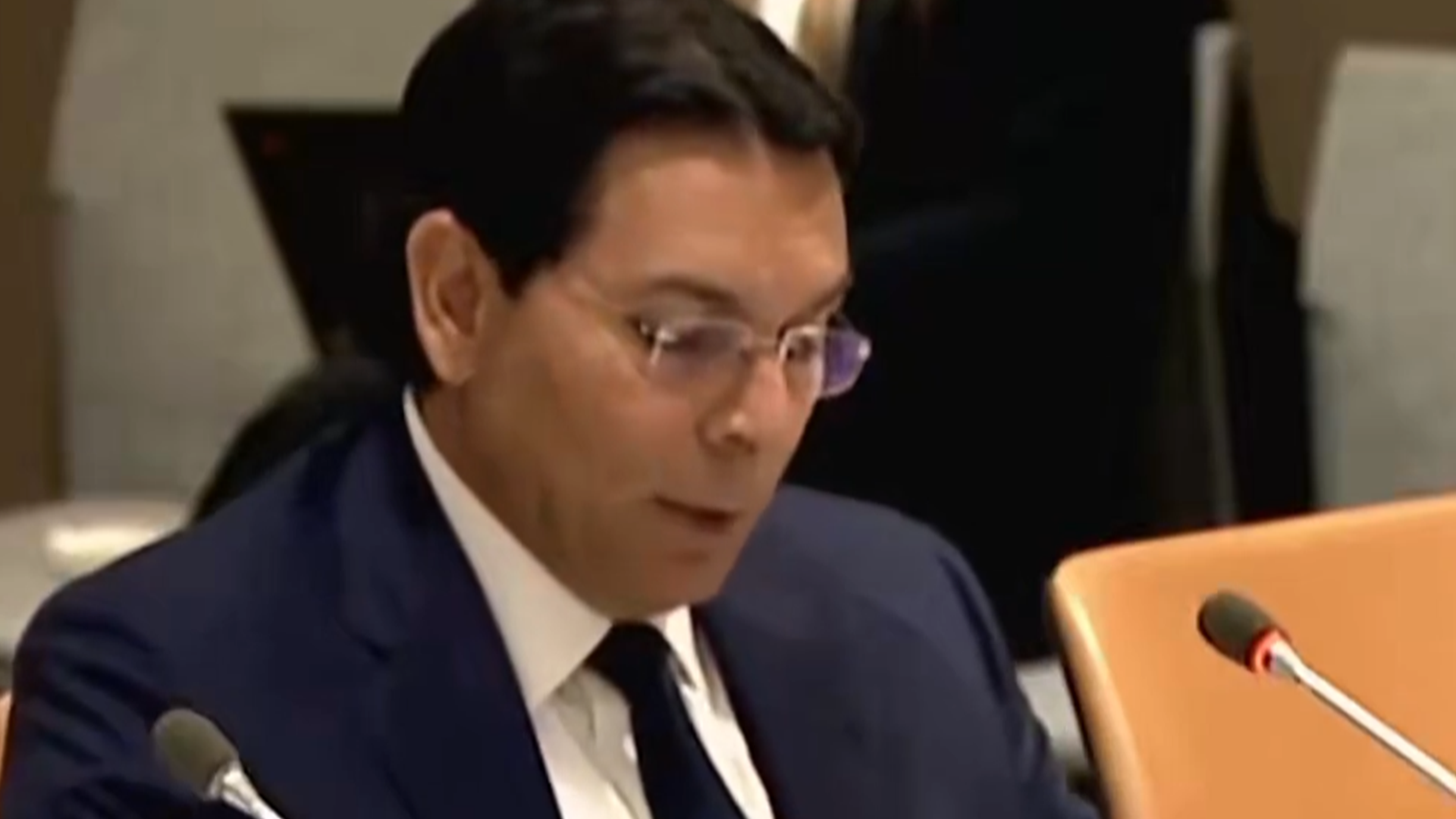 联合国官员现场指控以色列对巴勒斯坦人实施性暴力，以代表与其激烈争吵：“你闭嘴”