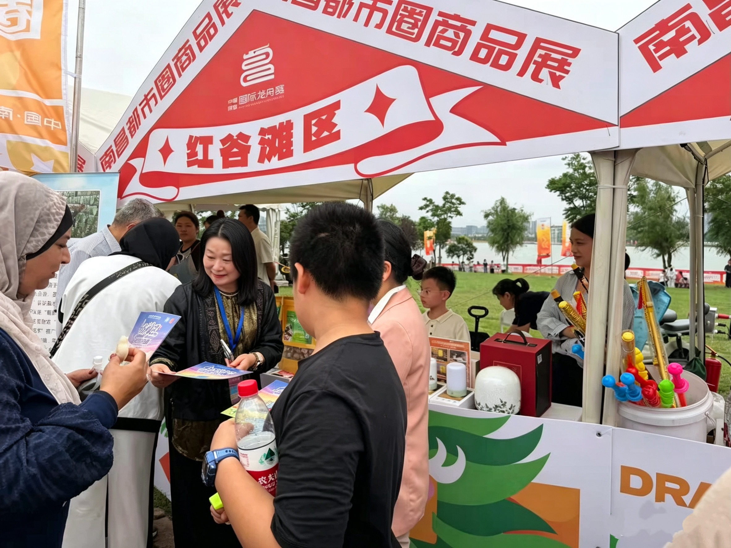 南昌国际龙舟赛火热开赛 红谷滩好物圈粉海外宾客