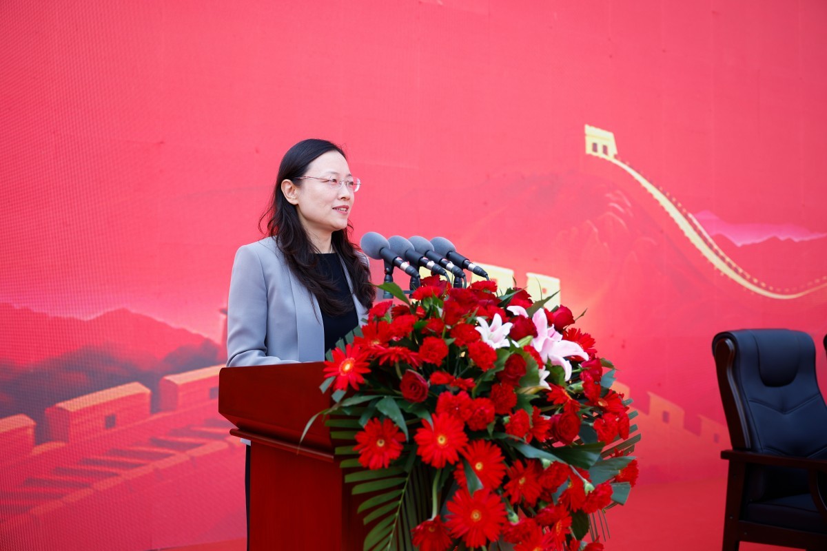0.2.省教育厅领导宣布开幕并致辞.jpg