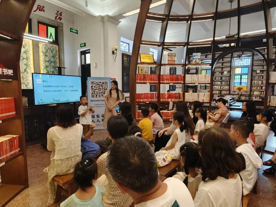读绘本、做香包 中山南区举办端午主题读书会
