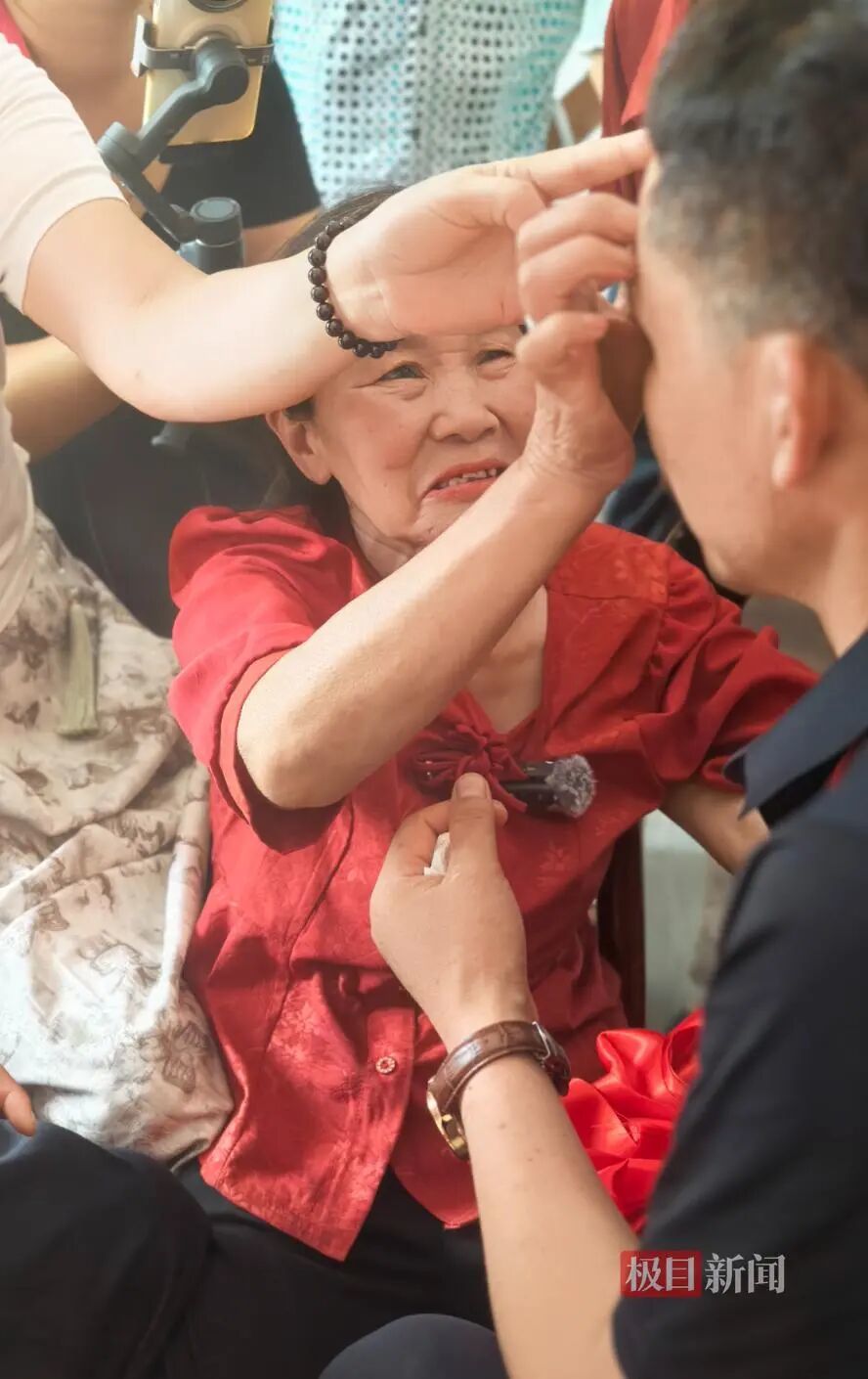 迟到39年的团圆