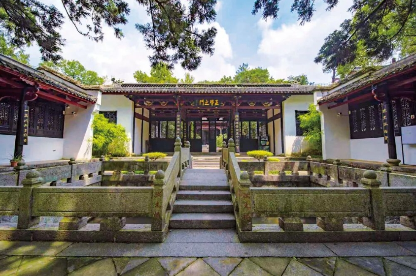 白鹿洞书院。