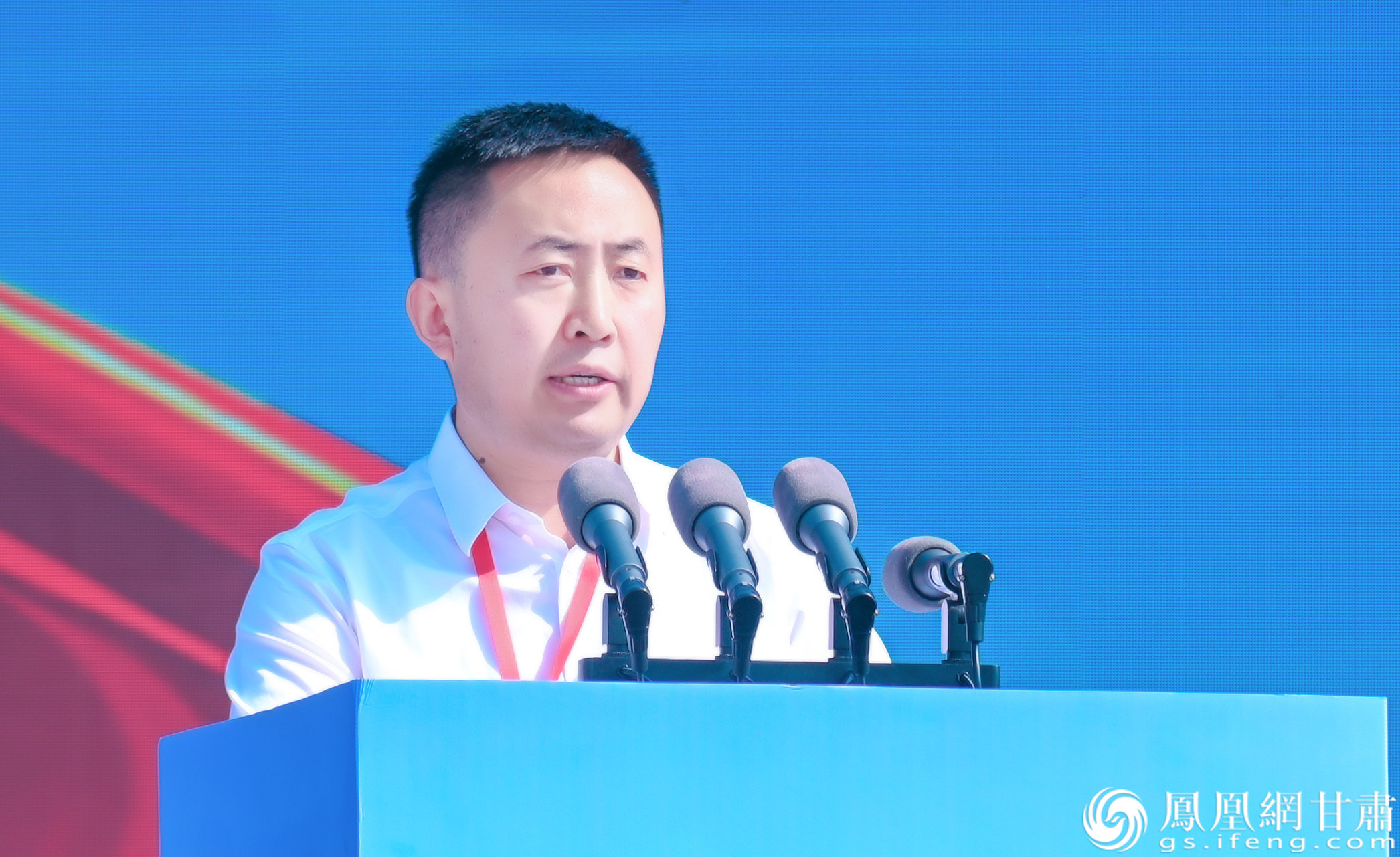 中共甘肃省委宣传部副部长廖林峰表示,庆阳香包民俗文化节已成为甘肃非遗活态传承的示范窗口。