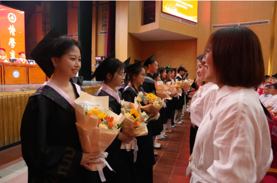 南昌师范学院举行2026年毕业典礼暨学位授予仪式