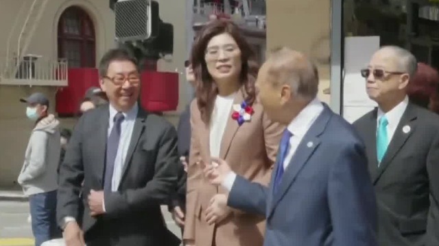 郑丽文访美传降规格，蓝委：鸡蛋里挑骨头