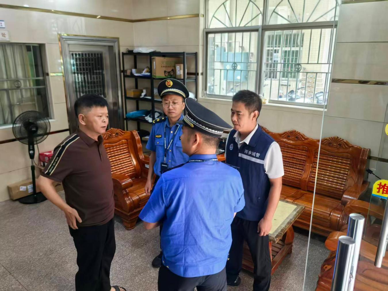 流塘社区联合多部门开展环境卫生深度清洁行动