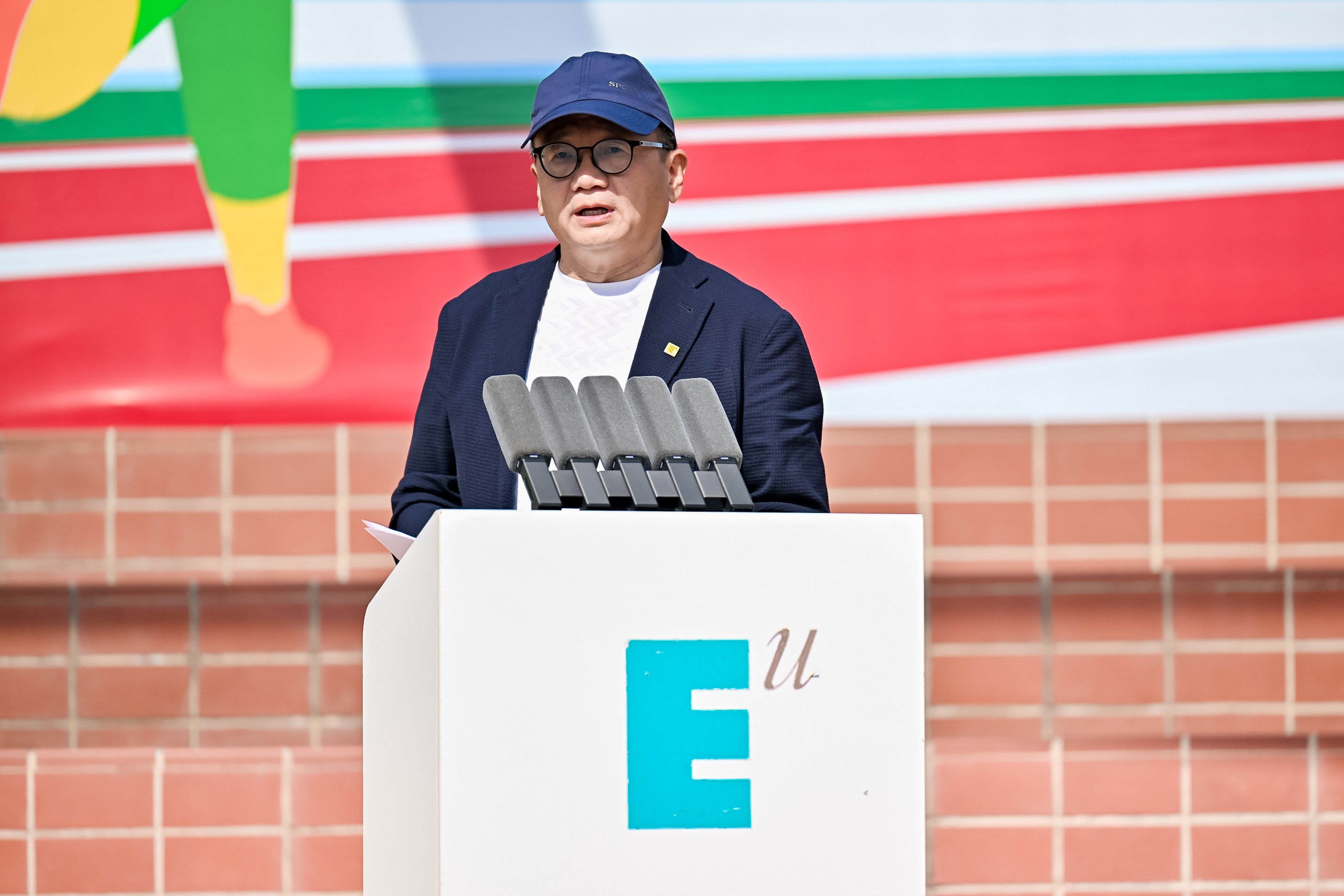 董事长胡建波在西安欧亚学院2026年运动会发表《运动,三新与成长》致辞