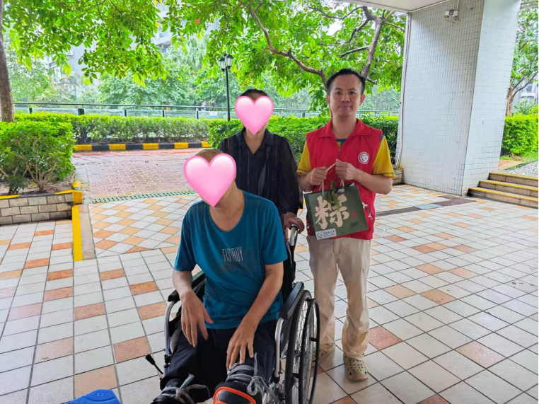 粽香寄温情 关怀暖老兵——河西社区开展退役军人端午走访慰问活动