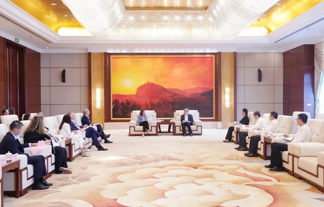 吴书记会见美国宣伟公司董事会主席、首席执(18062317)-20260625161056.jpg