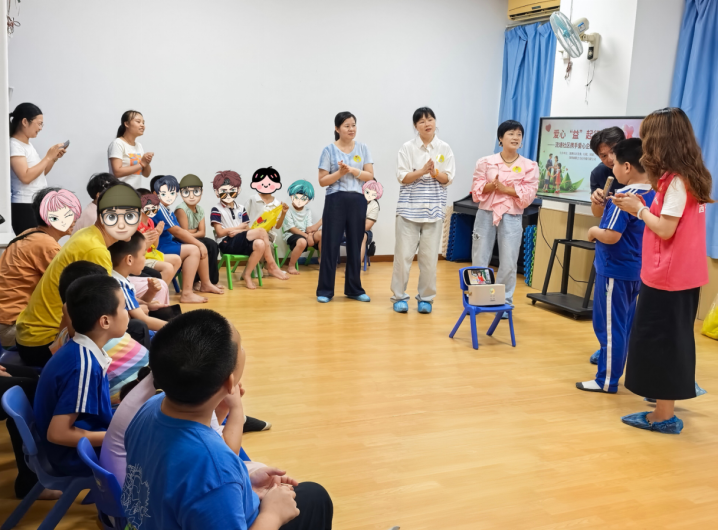 粽香伴温情 爱心“益”起行——西乡流塘社区联动爱心企业丽歌会开展端午暖心慰问活动