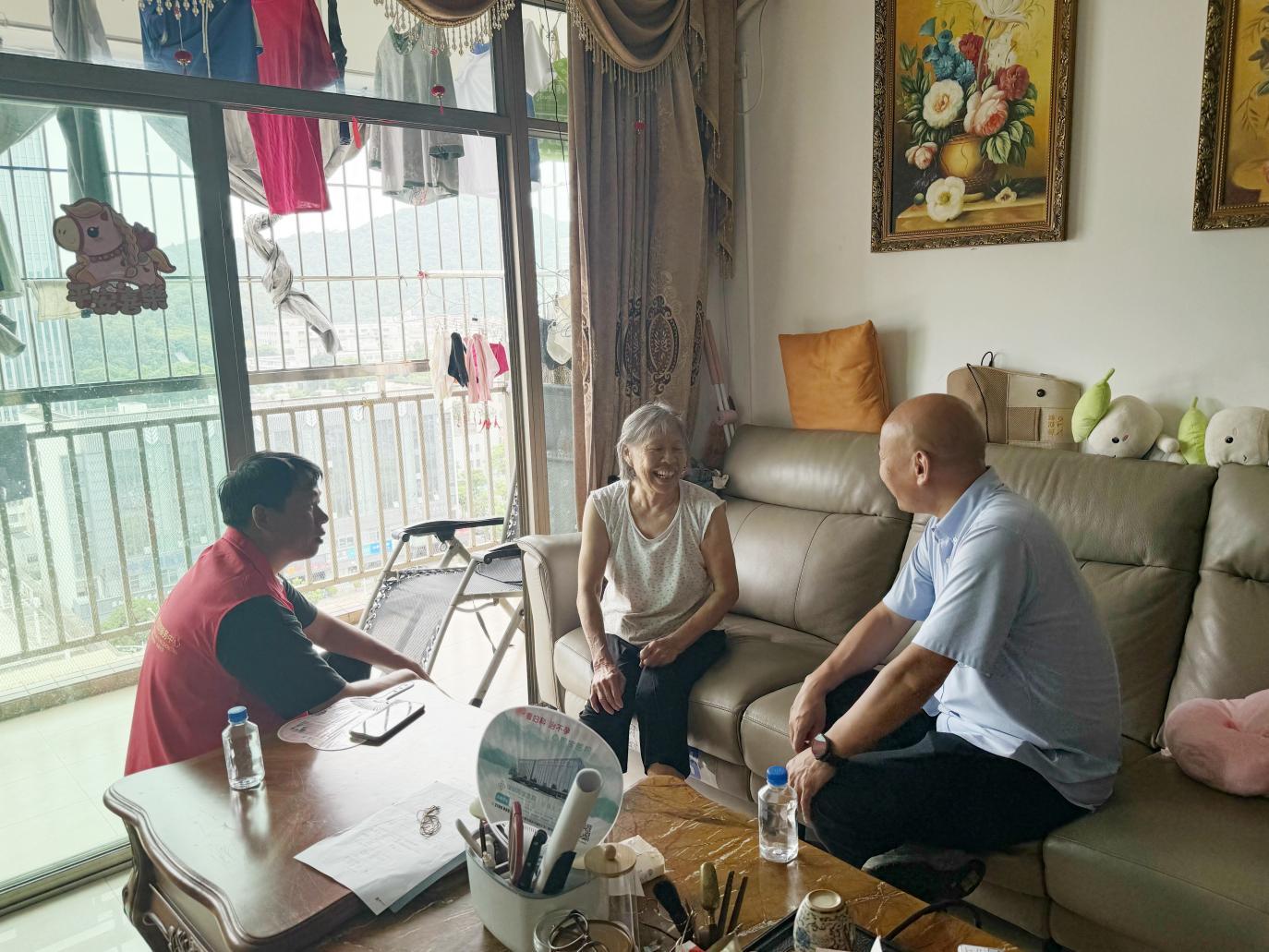 心系军属送温情 细致关怀暖人心——流塘社区走访慰问已故退役军人家属
