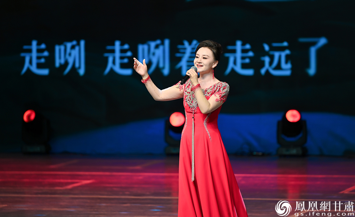 宁夏山花儿非遗传承人撒丽娜歌喉婉转,如山间清泉滋润心田。