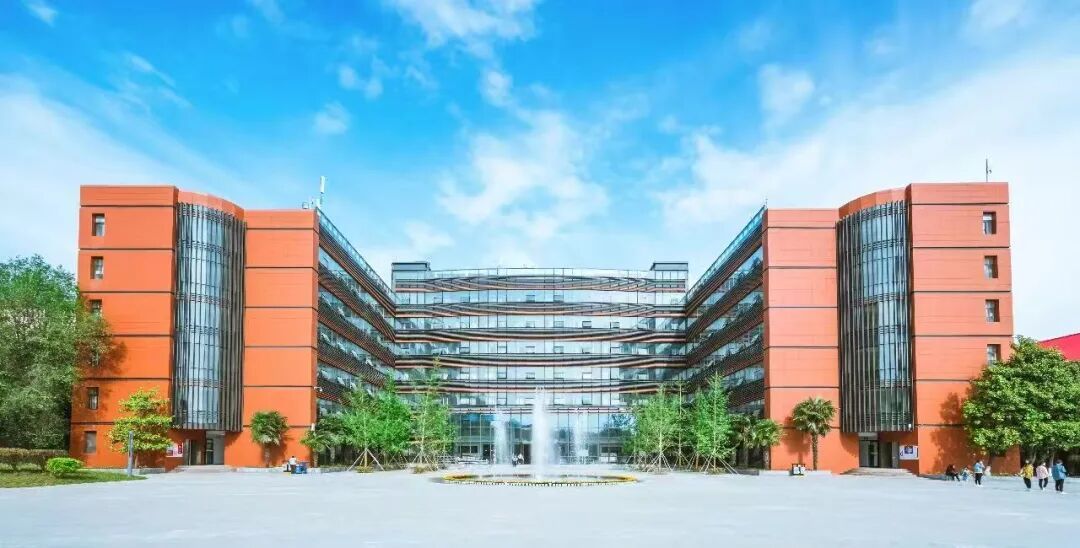 教育视点丨学有所“用”:西译人文艺术学部课堂设在产业最前沿(图1)
