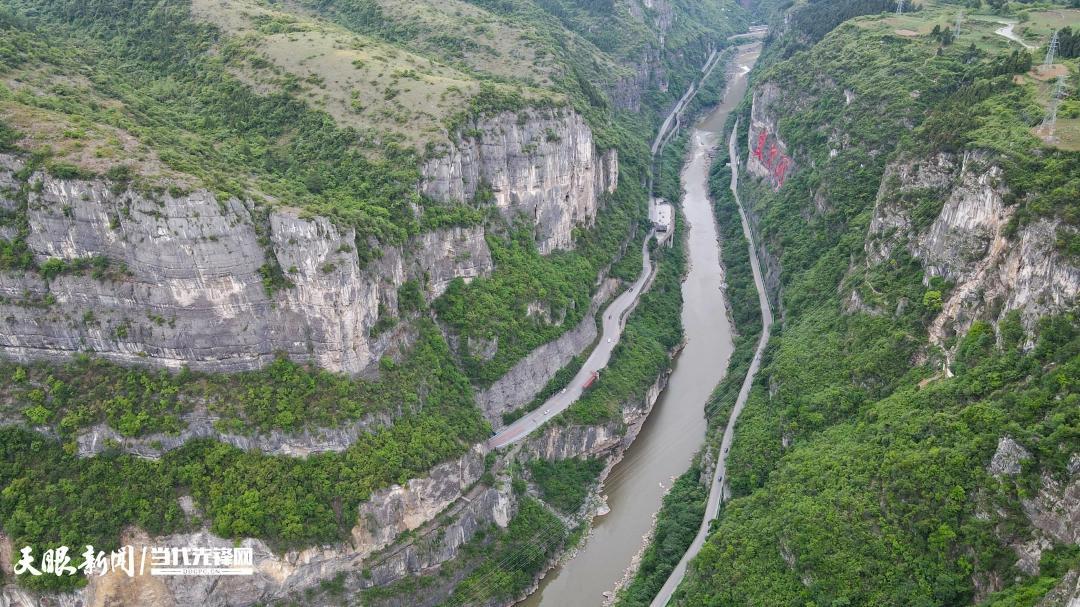 5.美酒河  摄影：酱香仁怀图库.jpg