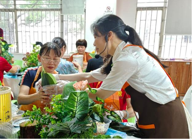 麻布社区端午“粽”动员,长者共叙邻里情