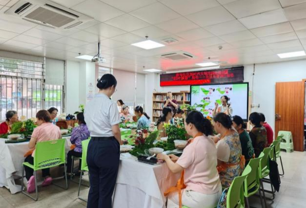麻布社区端午“粽”动员,长者共叙邻里情