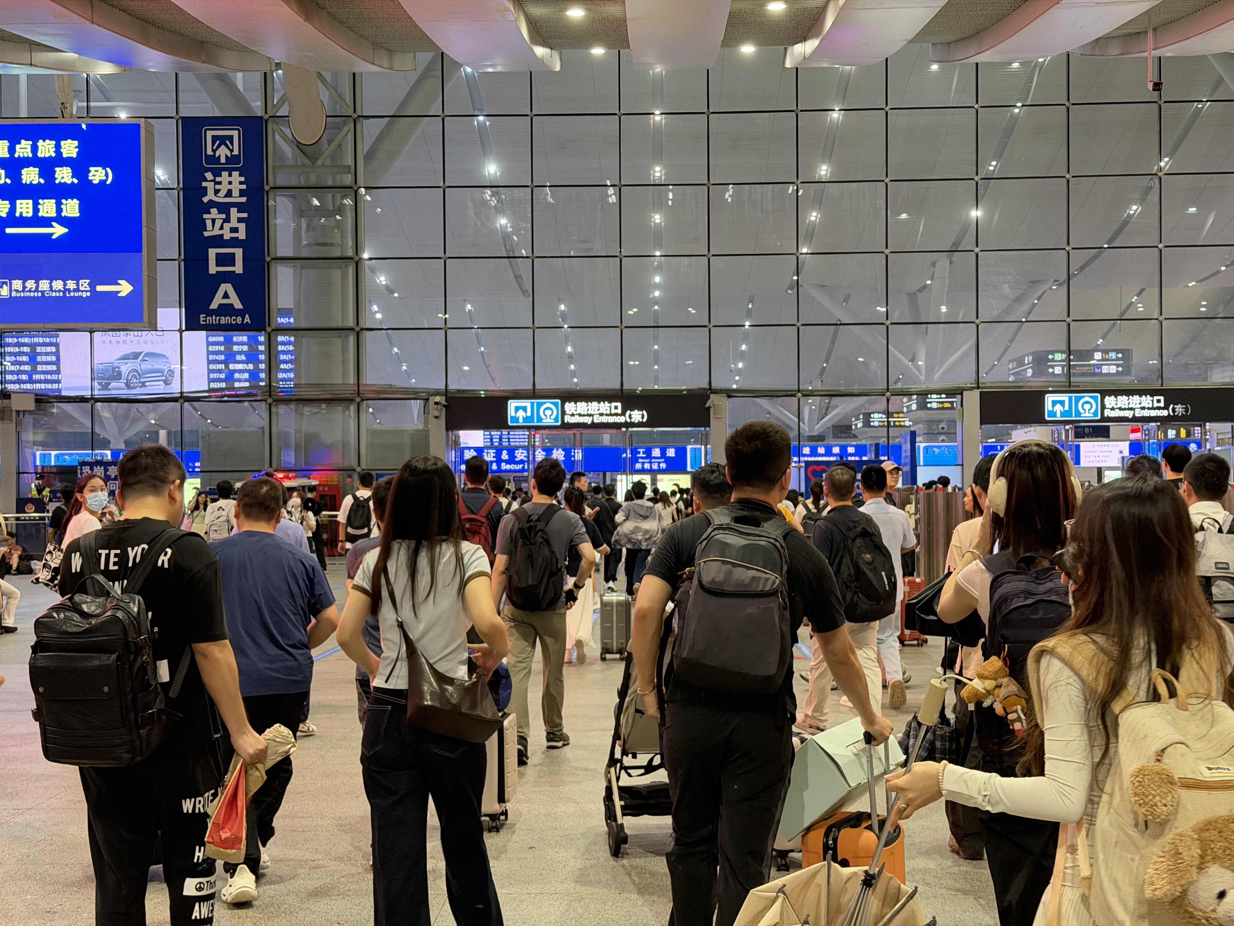 深圳铁路7月1日起实施新的列车运行图 深圳至上海标杆车最快6小时34分抵达