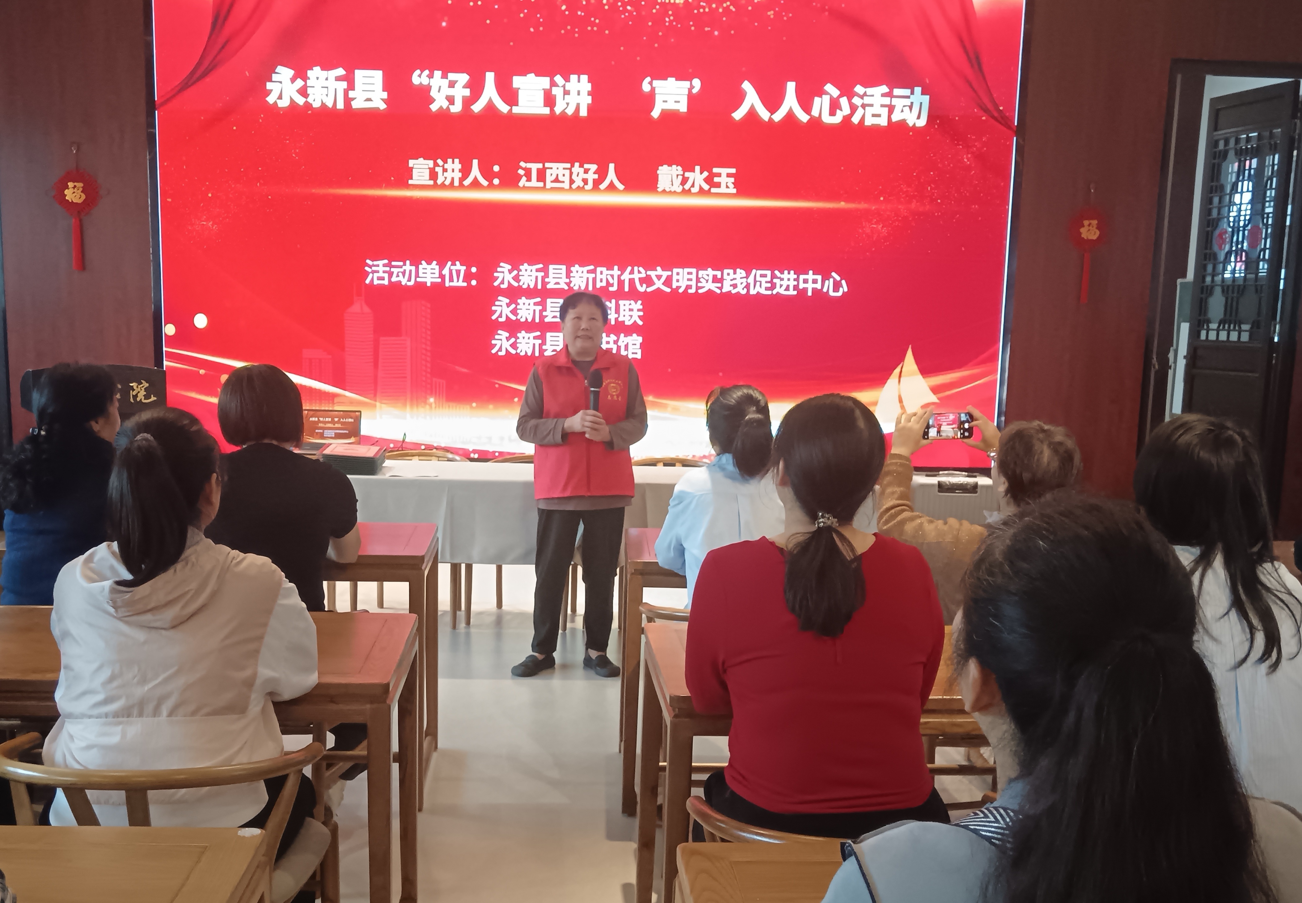 吉安永新:三元“理发”一生情长(图1)