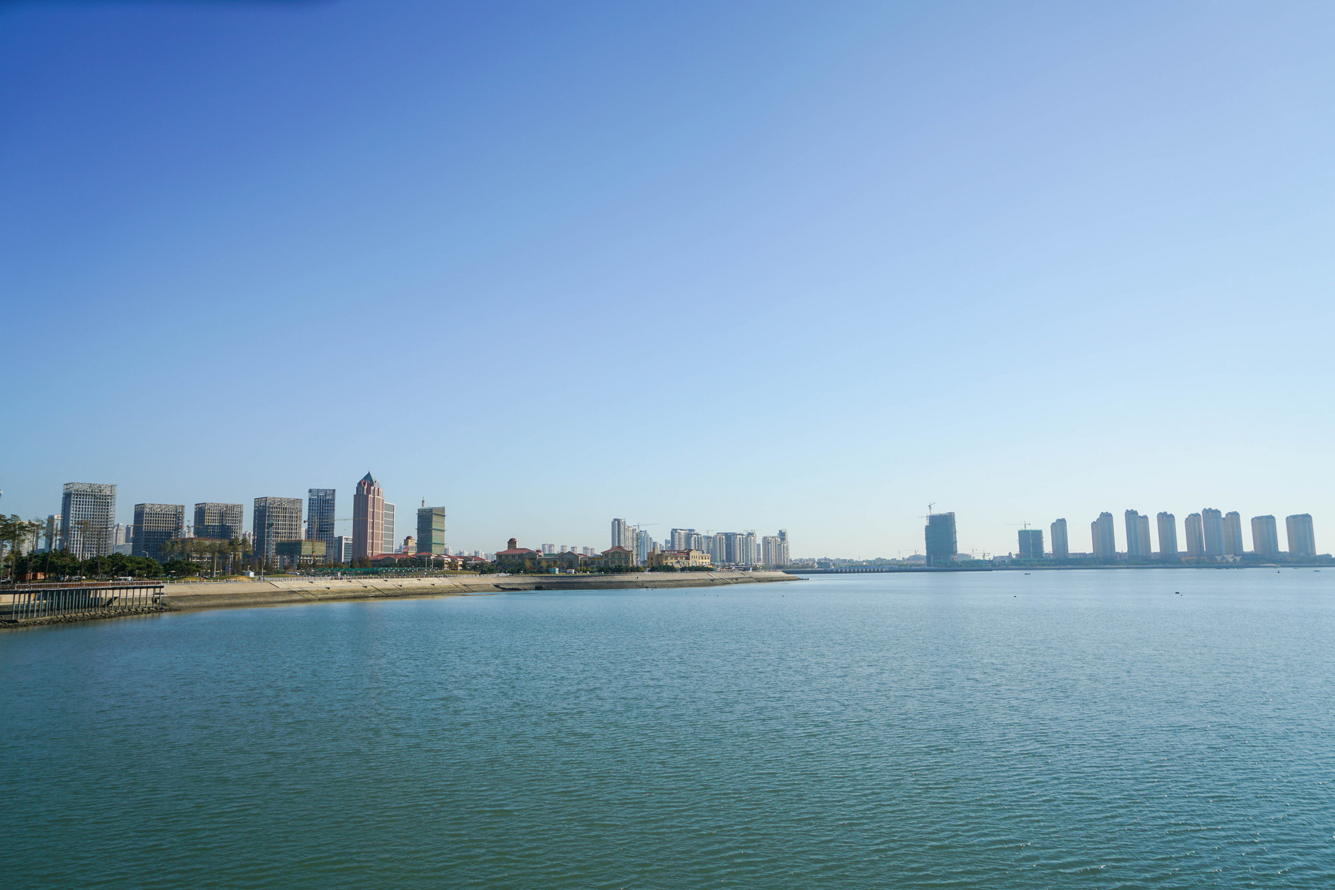 打通国际物流通道,青岛西海岸新区新码头启用!