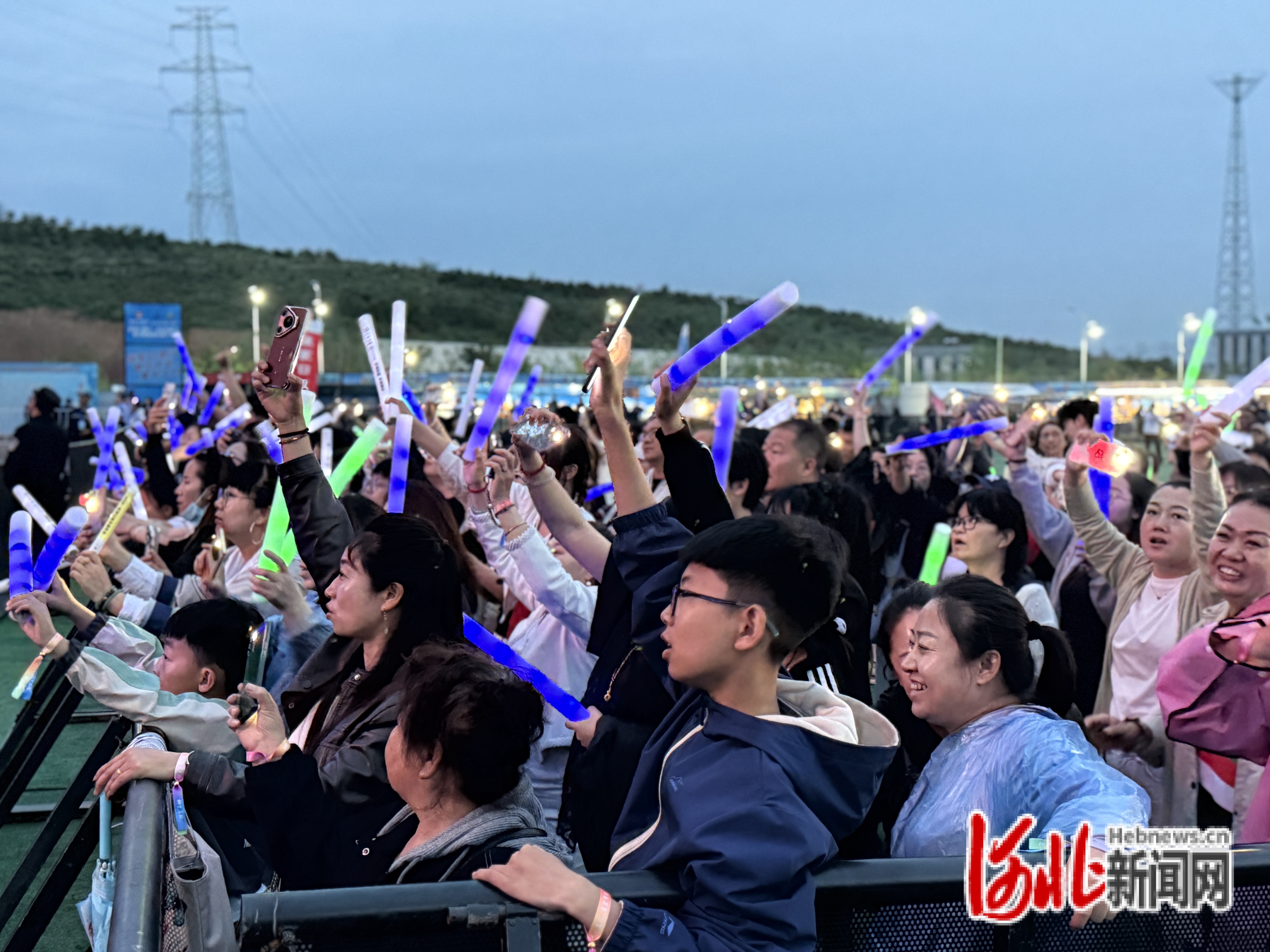图为演出现场。刘昶摄