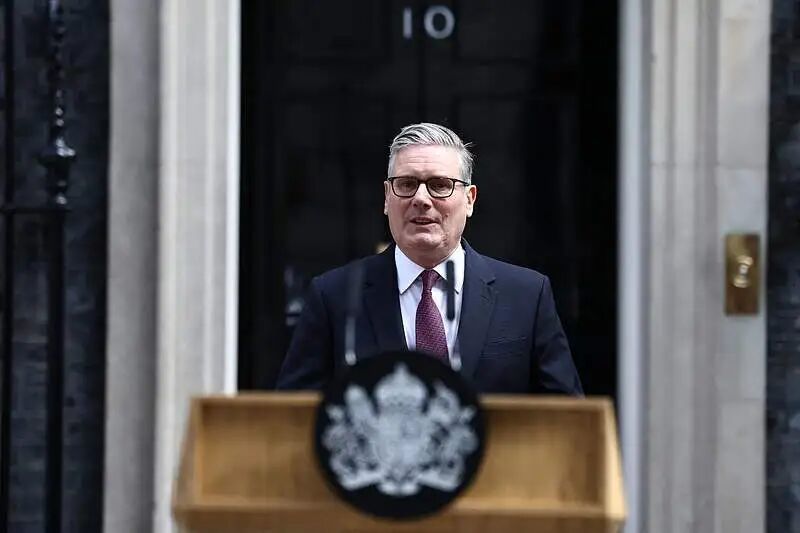 UK Prime Minister Starmer Resigns: Former Greater Manchester Mayor Burnham Emerges as Top Successor