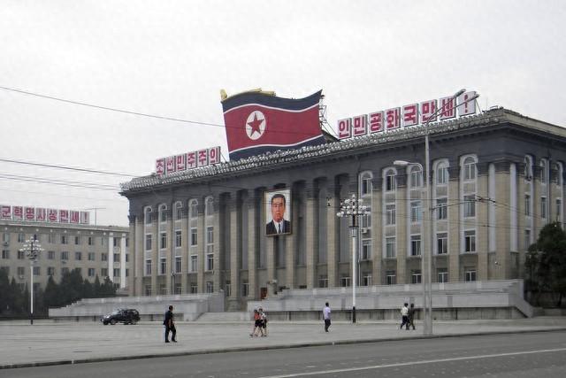 执老鼠的猫成硕鼠！朝鲜军方爆贪腐案，金正恩洒泪斩“管家”