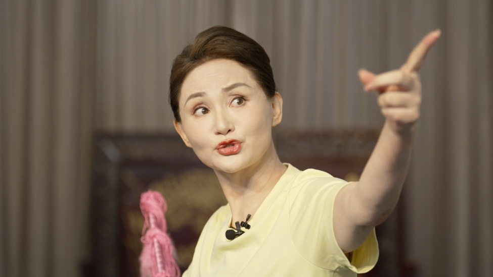 “他不是形似，他是神似”，秦腔表演艺术家李梅，为《主角》里的一场戏放声大哭