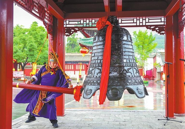 钟声悠扬