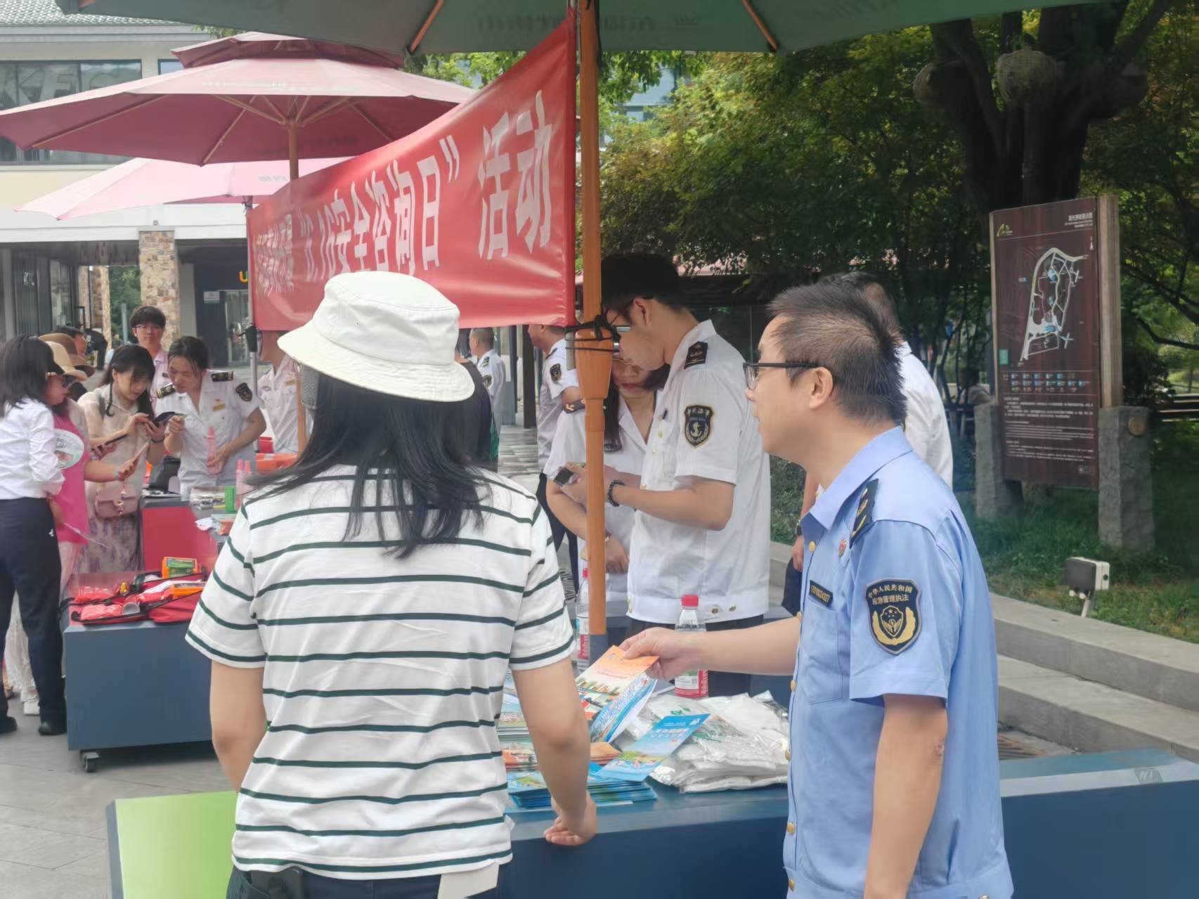 多点联动齐发力 精准宣教入人心——武汉市应急执法支队多点开展安全生产月宣传活动