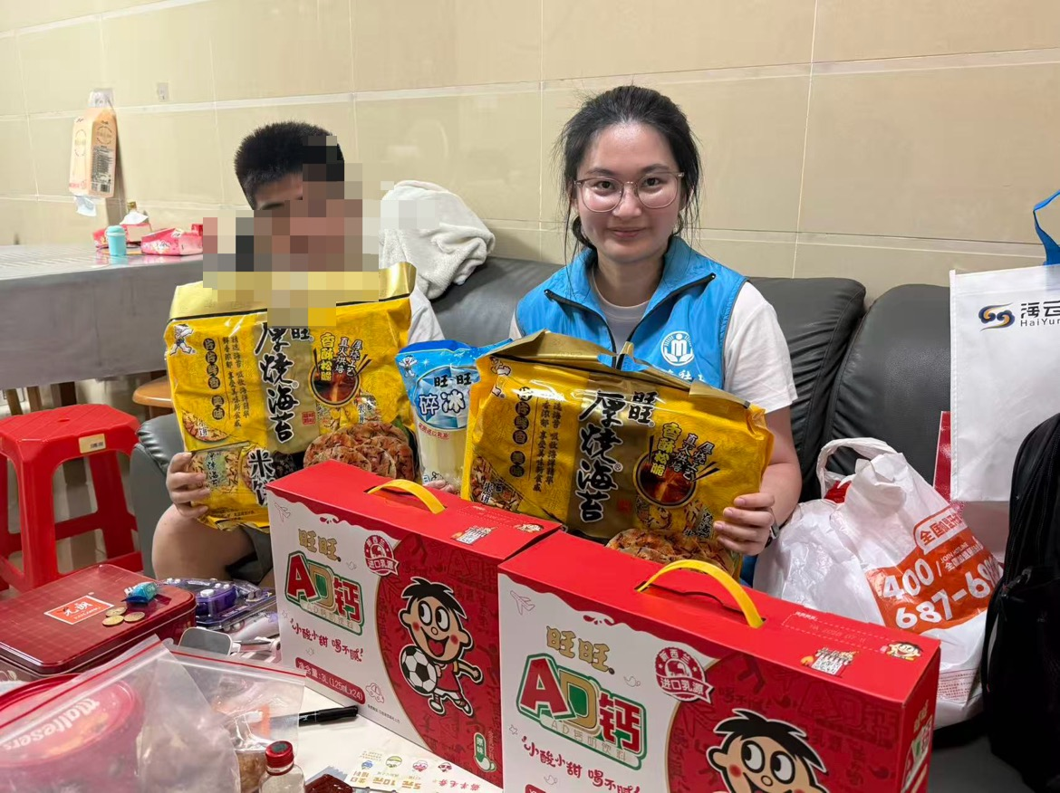 润心伴成长 同心护未来--麻布社区开展困境儿童关爱慰问行动