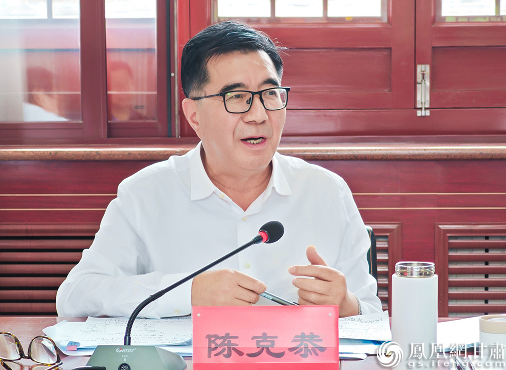 甘肃省伏羲文化研究会理事长陈克恭表示,应在天水设立常态化伏羲文化学术交流平台。肖刚 摄