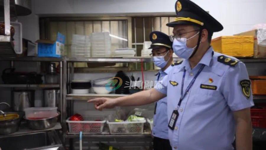 苍蝇乱飞、散发异味 珠海斗门两家餐饮店被责令整改