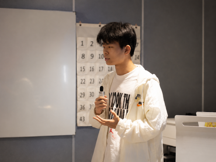 人文教育学院 统本心理2502 黄志俊同学